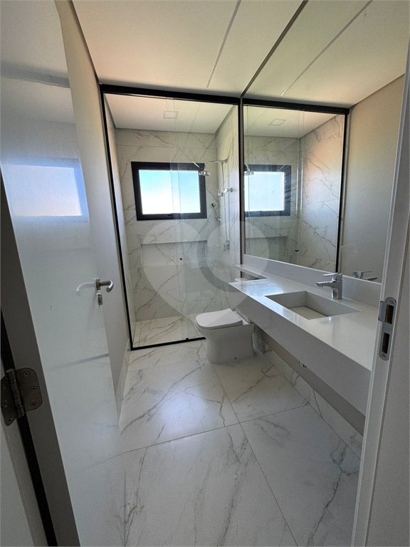 Casa à venda com 4 suítes no condomínio Villas do Golf, Itu - SP