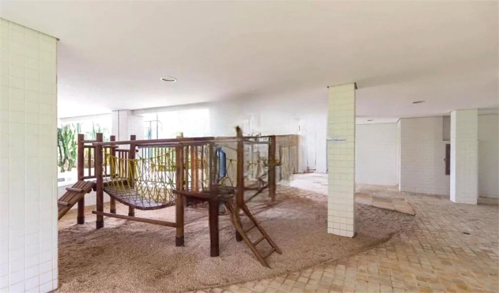 Apartamento à venda com 3 quartos, sendo 1 suíte, em Cidade São Francisco, São Paulo, SP