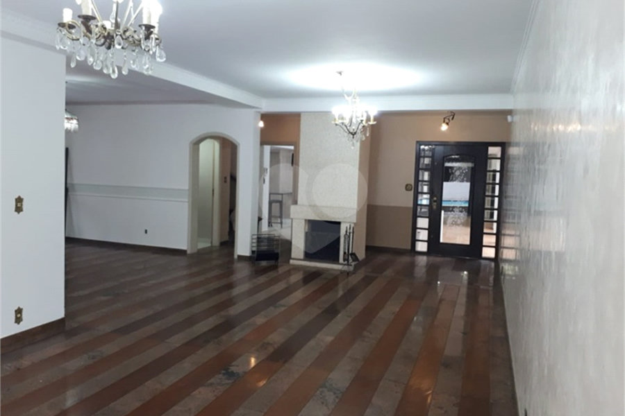 Sobrado à venda com 5 quartos, sendo 3 suítes, em Tremembé, São Paulo, SP