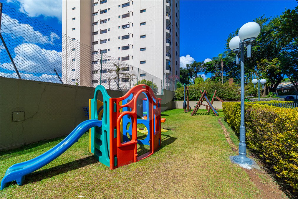 Apartamento à venda com 3 quartos, sendo 1 suíte,  em Alto da Boa Vista, São Paulo, SP