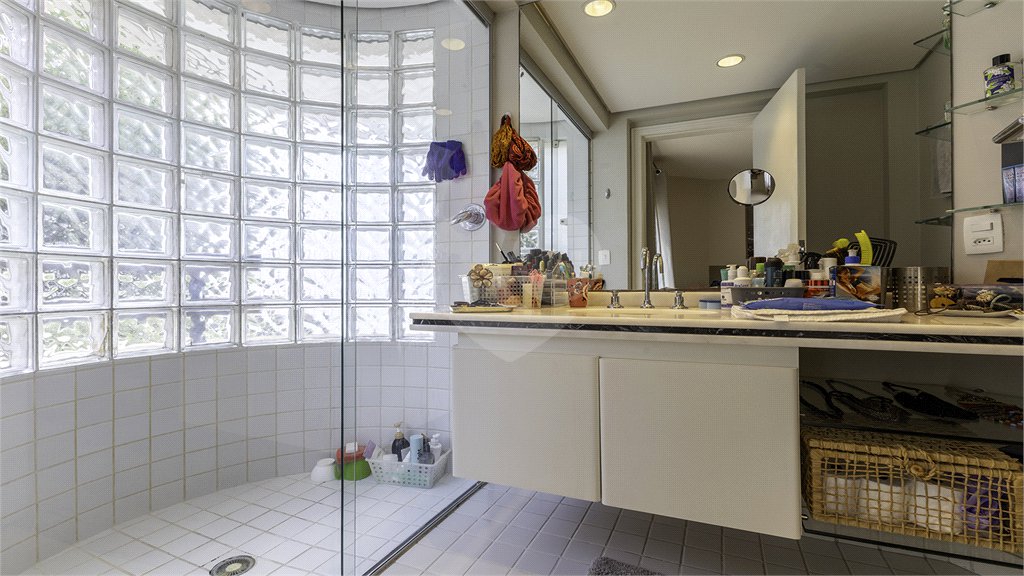 Apartamento para alugar com 1 suíte em Real Parque, São Paulo, SP