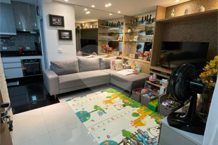 Casa à venda com 3 quartos, sendo 1 suíte,  no condomínio Villagio Campo Grande, São Paulo - SP
