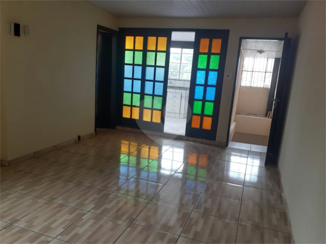 Sobrado à venda com 6 quartos, sendo 1 suíte,  em Jardim Las Vegas, Guarulhos, SP