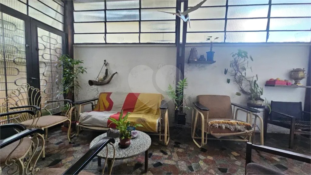 Sobrado à venda ou para alugar com 5 quartos, sendo 3 suítes, em Pacaembu, São Paulo, SP