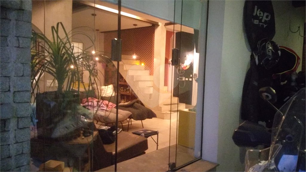 Casa à venda com 3 quartos, sendo 2 suítes, em Vila Mariana, São Paulo, SP