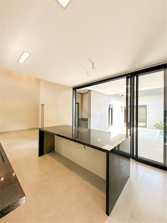 Casa à venda com 3 suítes no condomínio Residencial Mont'alcino, Valinhos - SP