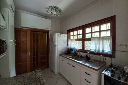Casa à venda com 3 quartos, sendo 1 suíte, no condomínio Outeiro das Flores 2, Itupeva - SP