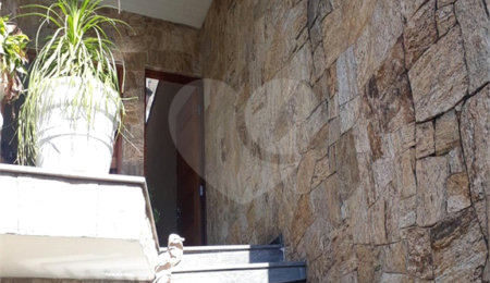 Sobrado à venda com 4 quartos, sendo 3 suítes,  em Vila Mazzei, São Paulo, SP