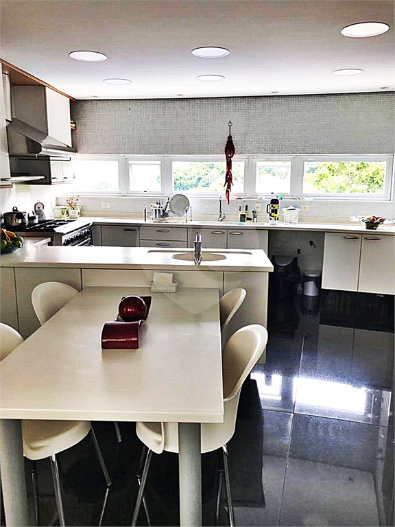 Casa à venda com 4 suítes no condomínio Residencial Jd. Ibiratiba, São Paulo - SP
