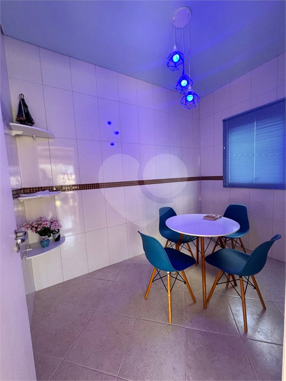 Casa à venda com 3 quartos, sendo 1 suíte, no condomínio Residencial Grape Village, Vinhedo - SP