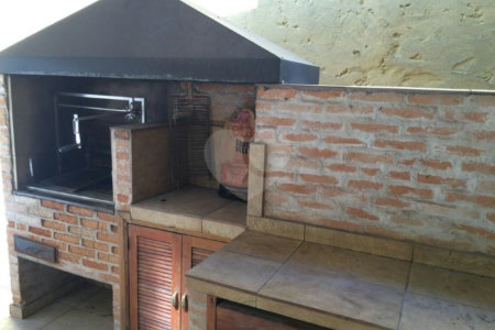 Sobrado à venda com 6 quartos, sendo 2 suítes, em Real Parque, São Paulo, SP