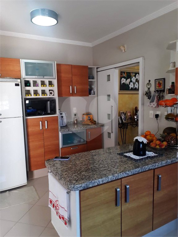 Sobrado à venda com 3 quartos, sendo 1 suíte, em Parque Santana, Mogi das Cruzes, SP