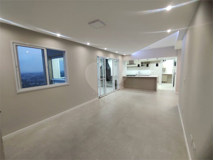 Apartamento à venda com 3 quartos, sendo 2 suítes,  em Jardim Arpoador, São Paulo, SP