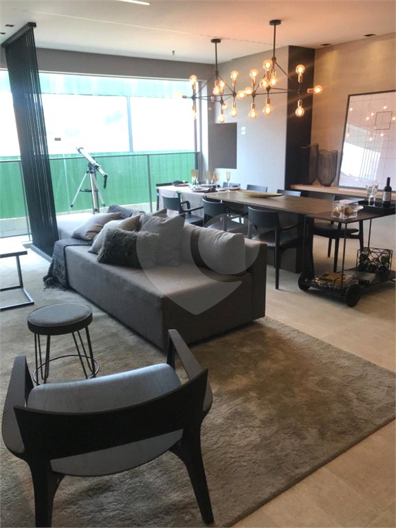 Apartamento à venda com 2 quartos, sendo 1 suíte,  em Jardim das Acácias, São Paulo, SP