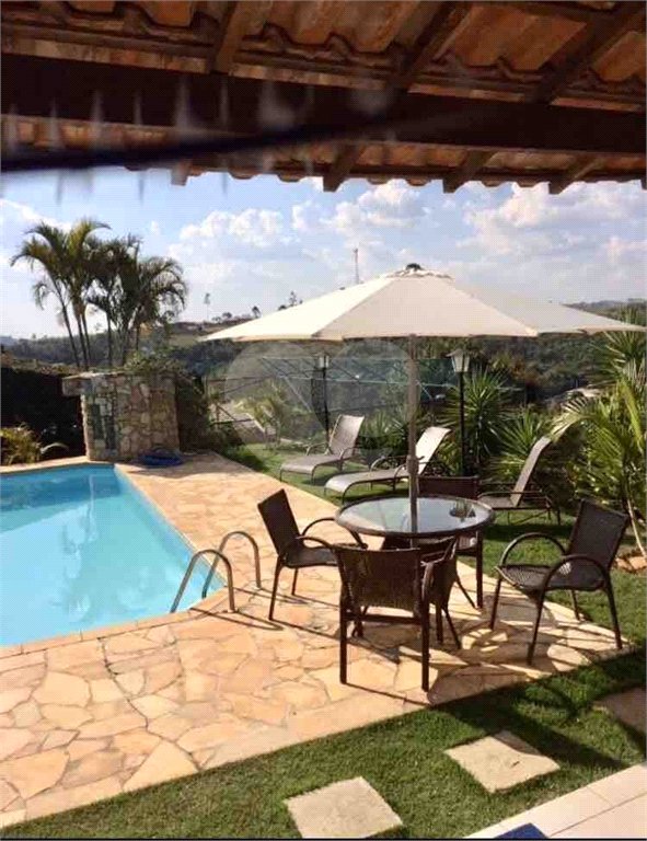 Casa à venda com 3 quartos, sendo 1 suíte,  no condomínio Vista Alegre, Bom Jesus dos Perdões - SP