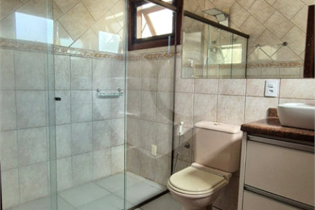 Casa à venda com 4 quartos, sendo 2 suítes, no condomínio Residencial Grape Village, Vinhedo - SP