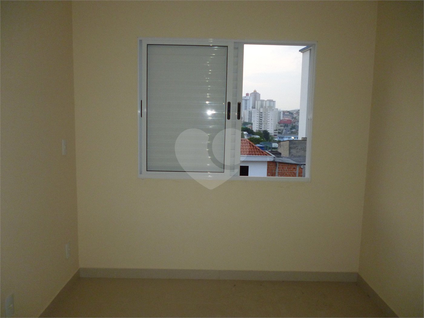 Casa à venda com 3 quartos, sendo 1 suíte, no condomínio Residencial Vila Primavera (zona Norte), São Paulo - SP