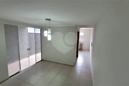 Sobrado à venda com 2 quartos, sendo 1 suíte,  em Vila Suissa, Mogi das Cruzes, SP