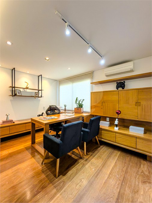 Casa à venda com 4 suítes no condomínio Villa Borghese, Indaiatuba - SP