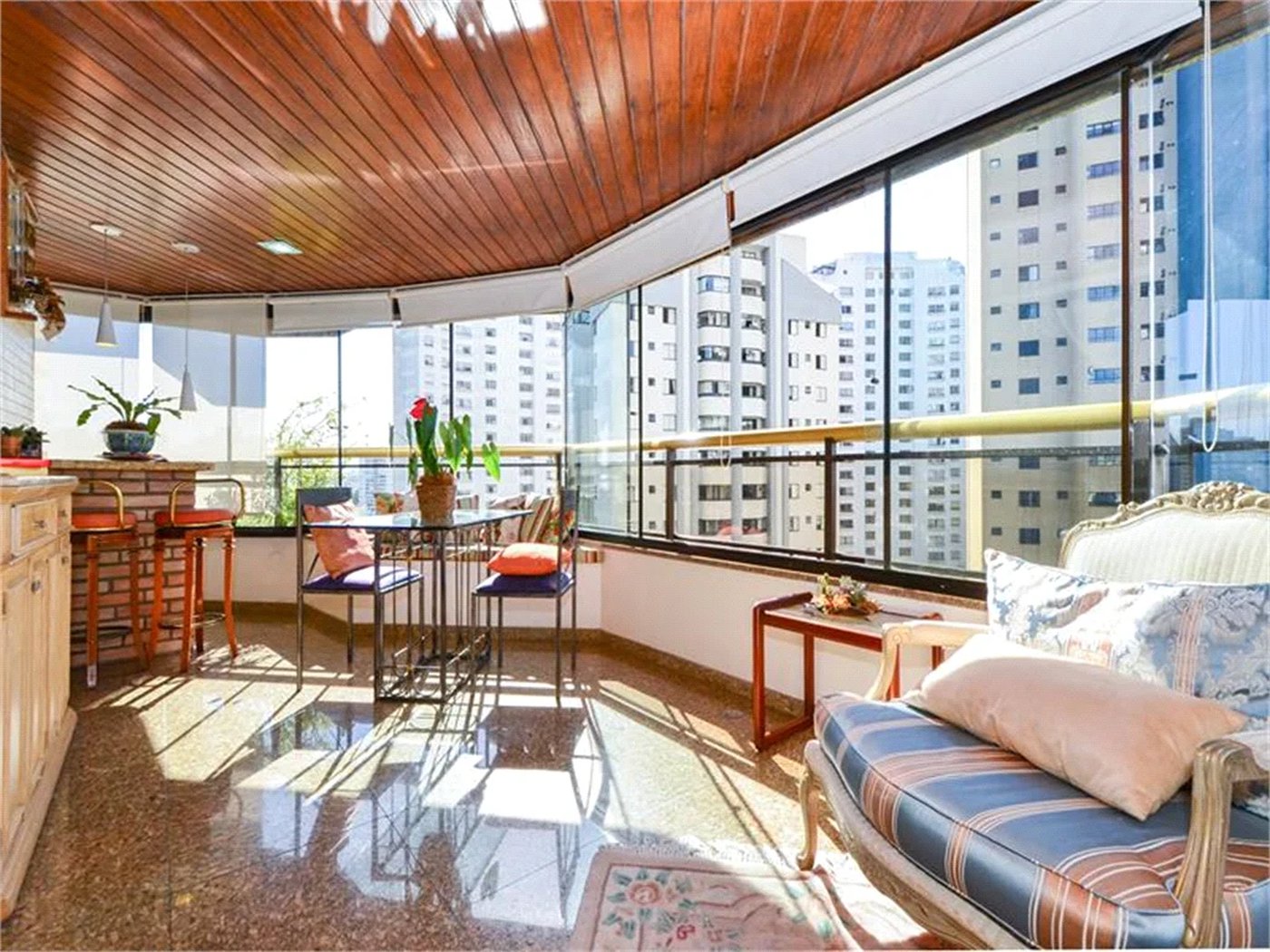 Apartamento à venda com 3 suítes em Vila Suzana, São Paulo, SP