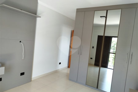 Sobrado à venda ou para alugar com 3 quartos, sendo 1 suíte, em Jardim do Lago, Atibaia, SP