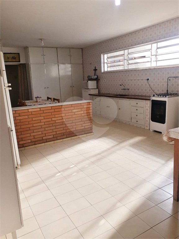 Casa à venda com 4 quartos, sendo 1 suíte, no Centro, Vinhedo, SP