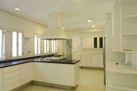 Casa à venda com 4 suítes no condomínio Chácara Flora, São Paulo - SP