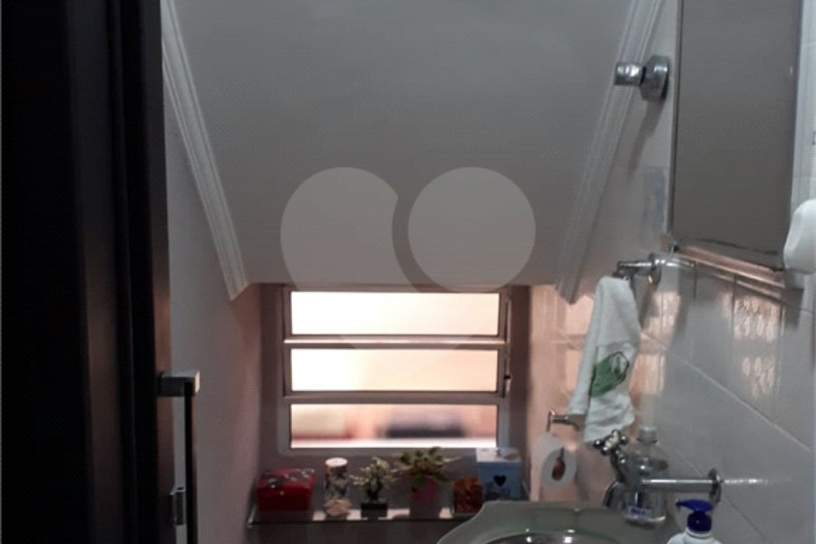 Sobrado à venda com 3 quartos, sendo 1 suíte, em Jardim Santa Mena, Guarulhos, SP