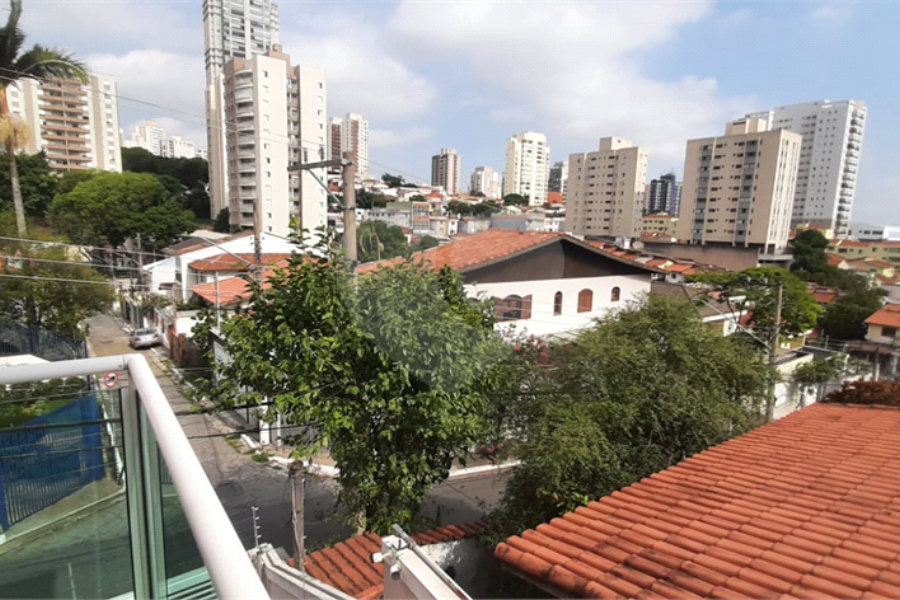Casa à venda com 3 quartos, sendo 2 suítes, no condomínio Mário Araújo, São Paulo - SP