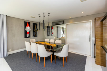 Apartamento à venda com 4 quartos, sendo 3 suítes, em Campo Belo, São Paulo, SP