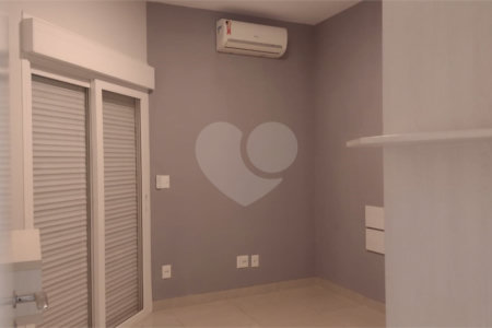 Casa à venda com 3 quartos, sendo 1 suíte, no condomínio Residencial Bouganville, Araraquara - SP