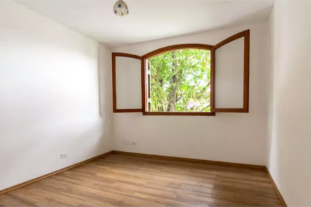 Casa à venda com 4 quartos, sendo 1 suíte,  em Vila Tiradentes, São Paulo, SP
