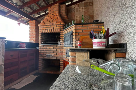Casa à venda com 3 quartos, sendo 2 suítes, em Jardim Real, Bom Jesus dos Perdões, SP