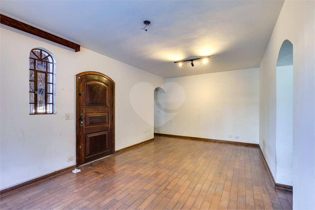 Sobrado à venda com 3 quartos, sendo 1 suíte, em Alto da Boa Vista, São Paulo, SP
