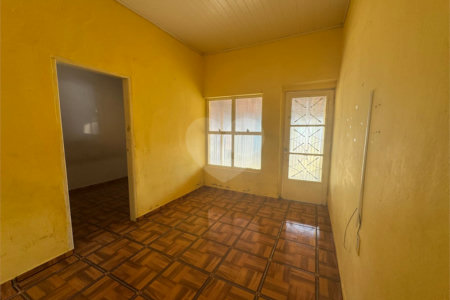 Casa à venda com 4 quartos, sendo 1 suíte, em Vila Maria, Itapetininga, SP