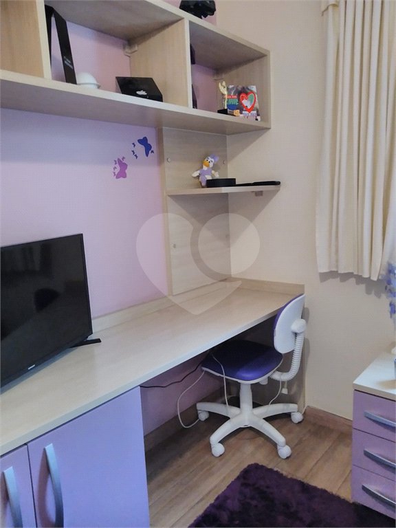 Casa à venda com 3 quartos, sendo 1 suíte, no condomínio Moradas do Horto, São Paulo - SP