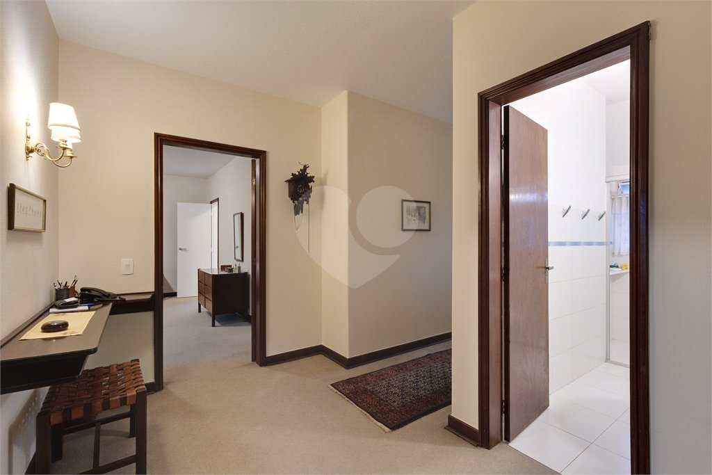 Casa à venda com 4 quartos, sendo 1 suíte, em Alto da Boa Vista, São Paulo, SP