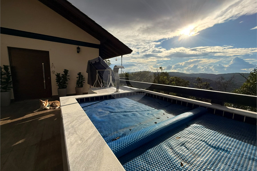 Casa à venda com 4 quartos, sendo 1 suíte,  no condomínio Alpes da Cantareira, Mairiporã - SP