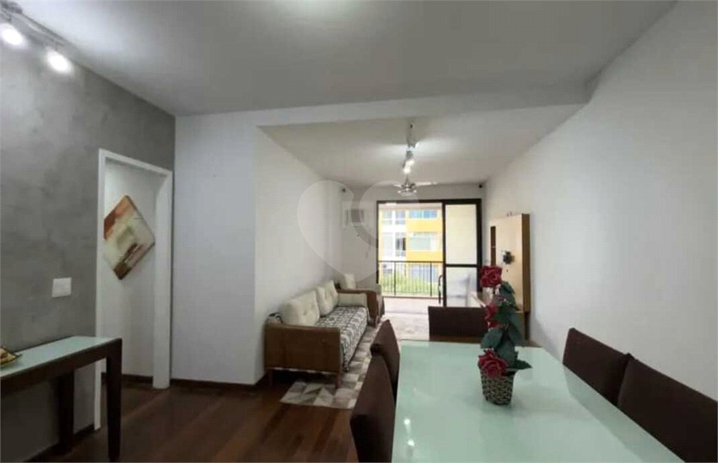 Apartamento à venda com 2 quartos, sendo 1 suíte,  em Laranjeiras, Rio de Janeiro, RJ