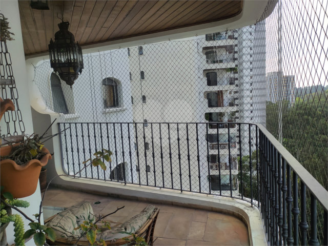 Apartamento à venda com 4 suítes em Jardim Marajoara, São Paulo, SP