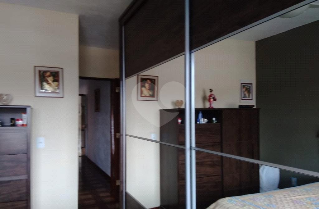 Casa à venda com 4 quartos, sendo 2 suítes, em Jardim Vila Galvão, Guarulhos, SP