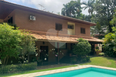 Sobrado à venda com 4 quartos, sendo 2 suítes, em Jardim Marajoara, São Paulo, SP