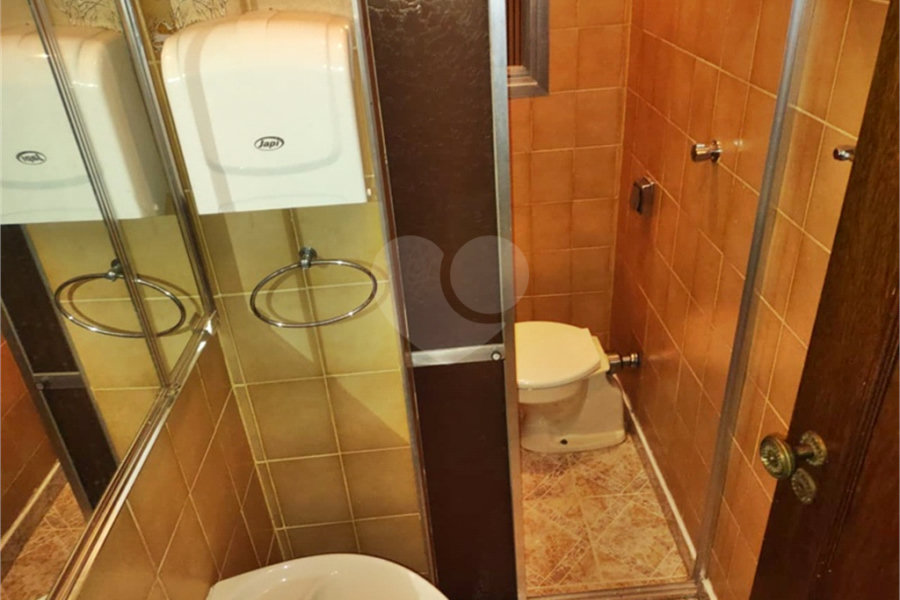 Casa à venda com 3 quartos, sendo 1 suíte, no condomínio Vila Paiva, São Paulo - SP