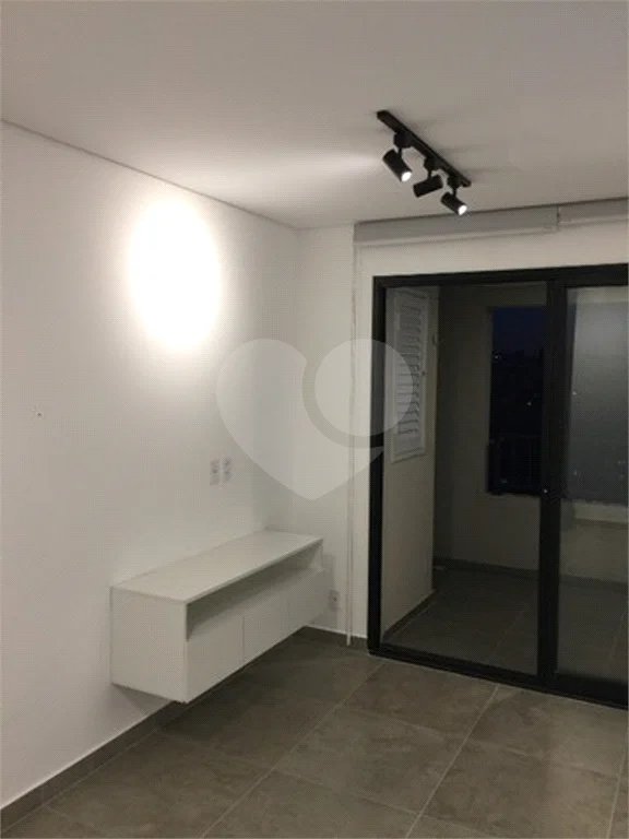Excelente apartamento à venda e locação no Brás