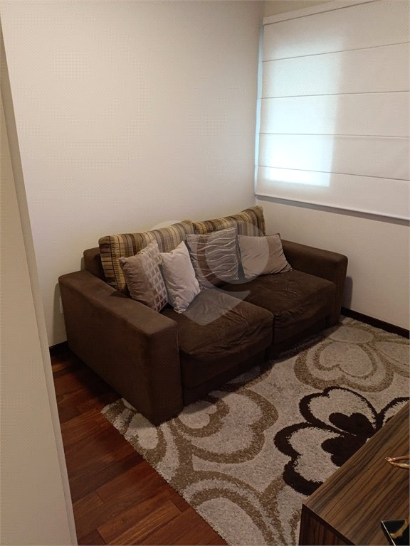 Apartamento na Região da Mooca. Excelente Localização com 3 Dormitórios sendo 1 Suíte e 2 Vagas de Garagem