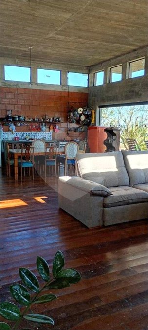 Chácara à venda com 2 suítes em Boa Vista, Piracaia, SP