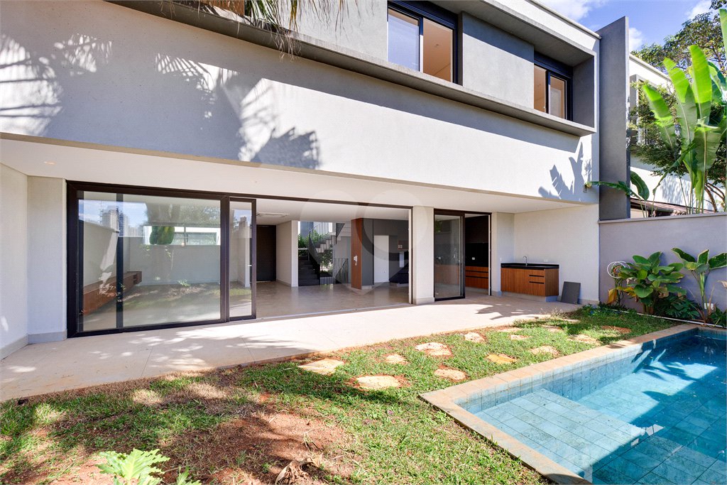 Casa à venda com 4 suítes no condomínio Jamestown, São Paulo - SP