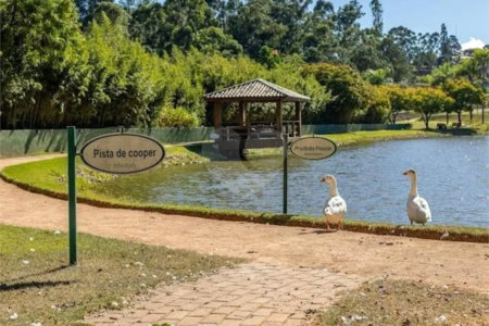 Casa à venda com 3 quartos, sendo 2 suítes,  no condomínio Arboretum, Vinhedo - SP