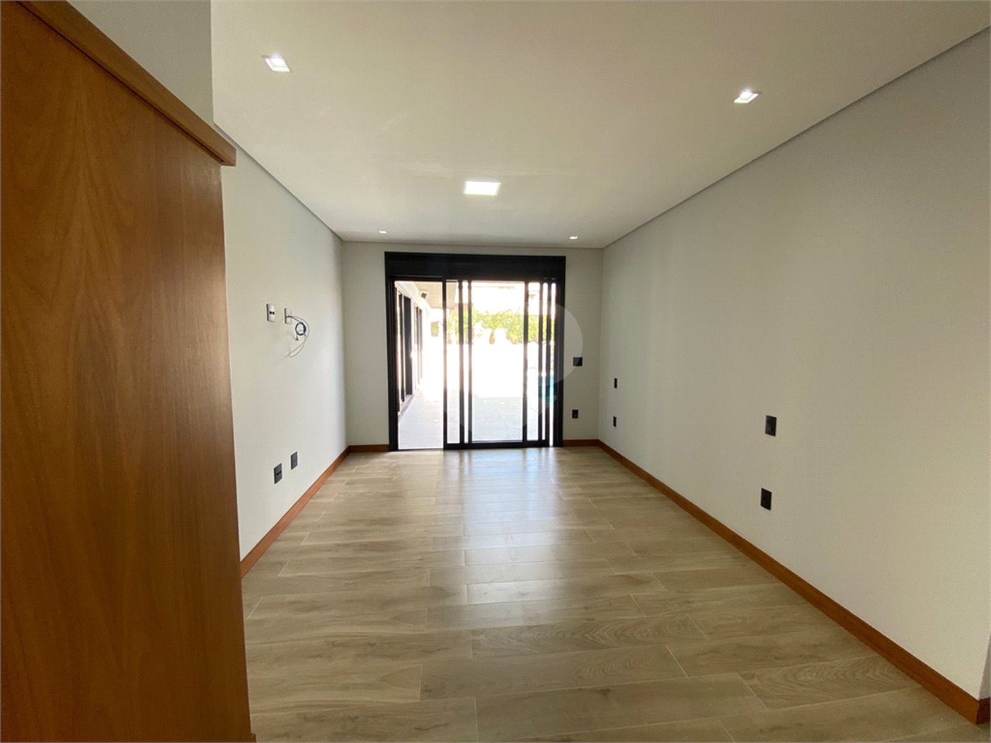 Casa à Venda no Condomínio Damha II