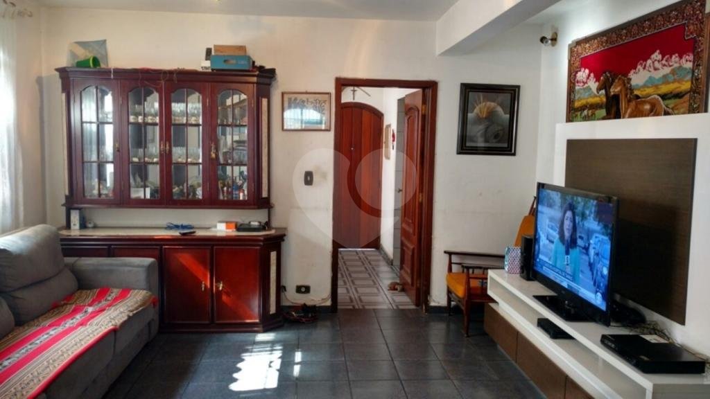 Sobrado à venda com 4 quartos, sendo 1 suíte, em Vila Vitório Mazzei, São Paulo, SP